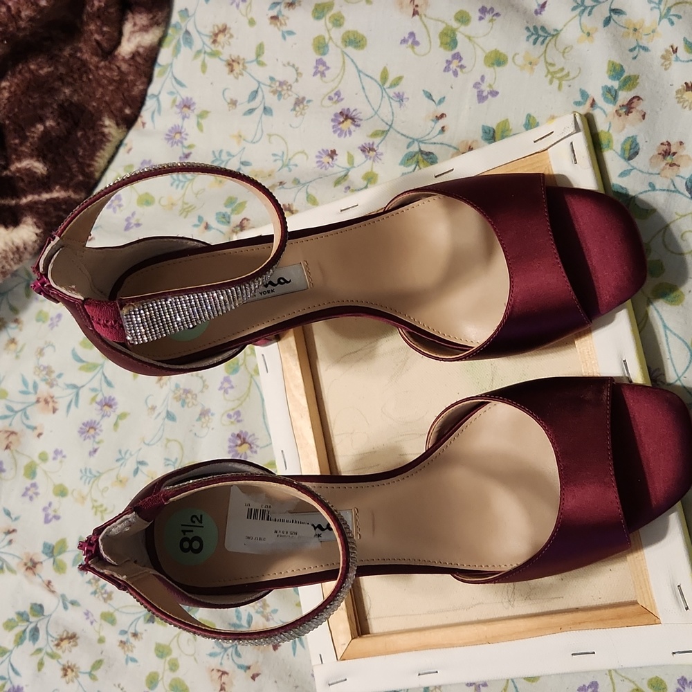 Nina burgundy shoes